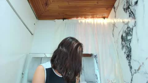 maraa_x online show from May 1, 11:57 am