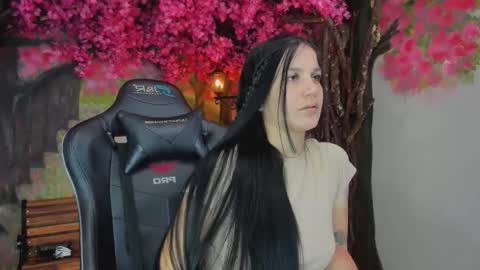 Mara Hanson online show from December 15, 3:39 pm