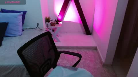 Mara Silk online show from April 21, 3:35 am