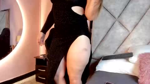 Mara Torres online show from December 20, 12:42 pm