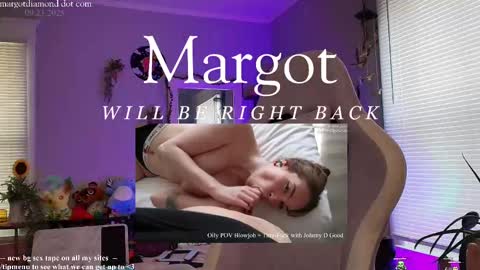 Snapshot of margotdiamond chatting on September 23, 6:39 pm online show from September 23, 6:39 pm