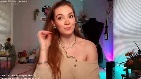 Snapshot of margotdiamond chatting on October 6, 4:56 pm online show from October 6, 4:56 pm