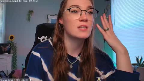 Snapshot of margotdiamond chatting on February 28, 7:03 pm online show from February 28, 7:03 pm