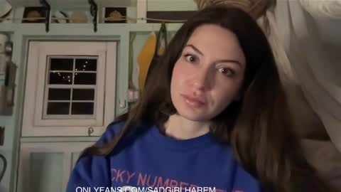 Snapshot of mari_and_jandro chatting on October 24, 9:38 am Mari online show from October 24, 9:38 am