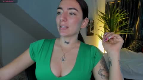 Snapshot of mari_salgado chatting on October 5, 11:37 am mari_salgado online show from October 5, 11:37 am