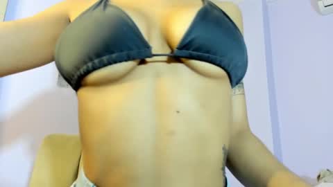 Snapshot of mari_sweeet chatting on January 12, 3:39 am Meli-Mari online show from January 12, 3:39 am