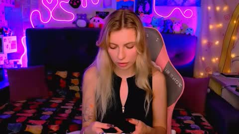 Snapshot of maria_hunt chatting on October 3, 5:45 am Maria online show from October 3, 5:45 am