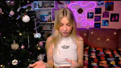 Snapshot of maria_hunt chatting on December 28, 4:51 am Maria online show from December 28, 4:51 am