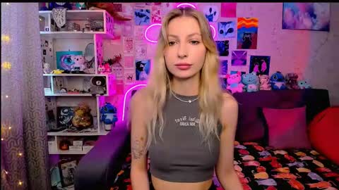 Snapshot of maria_hunt chatting on February 13, 4:00 am Maria online show from February 13, 4:00 am
