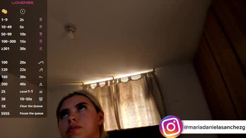 Snapshot of mariadanielasanchez chatting on October 12, 10:01 pm mariadanielasanchez online show from October 12, 10:01 pm