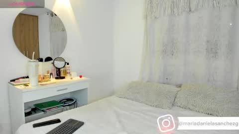 Snapshot of mariadanielasanchez chatting on September 30, 1:33 am mariadanielasanchez online show from September 30, 1:33 am