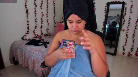 Snapshot of mariamcastillo chatting on February 19, 7:48 pm Mariam Castiblanco online show from February 19, 7:48 pm