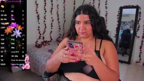 Snapshot of mariamcastillo chatting on March 12, 9:56 pm Mariam Castiblanco online show from March 12, 9:56 pm
