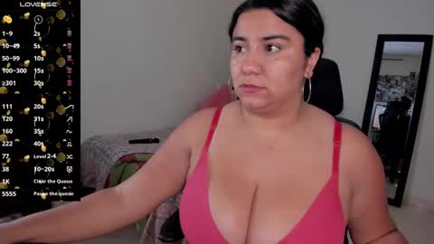 Snapshot of mariamcastillo chatting on February 13, 2:56 am Mariam Castiblanco online show from February 13, 2:56 am