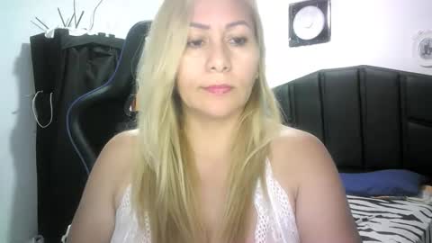 mariana995649 online show from November 27, 9:39 pm