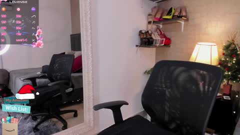 Mar y online show from December 17, 3:05 pm