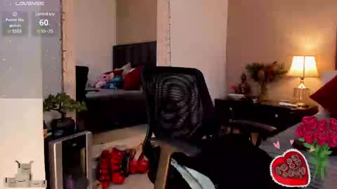 Snapshot of mariana_c chatting on February 19, 2:55 pm Mar y online show from February 19, 2:55 pm