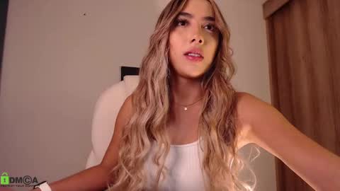 Snapshot of mariana_es chatting on February 27, 11:48 pm Mariana online show from February 27, 11:48 pm