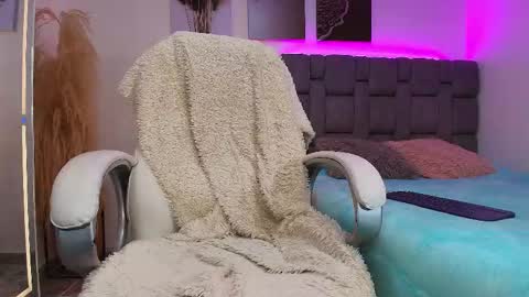 Mariana Gomez online show from December 19, 4:05 am