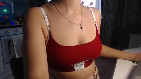Snapshot of mariana_mur chatting on February 18, 10:38 am MarianaMur online show from February 18, 10:38 am