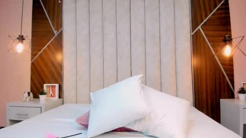 Mariana  online show from October 23, 2:01 pm