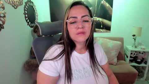 Mariana Lopez online show from April 10, 6:30 am