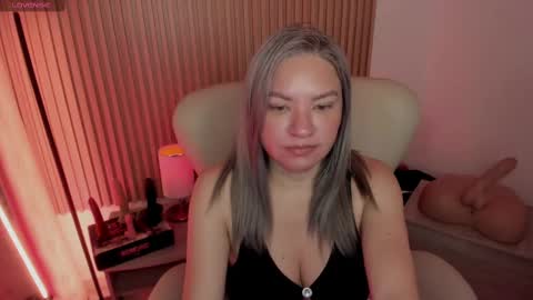 Marian Love  online show from March 4, 10:57 am