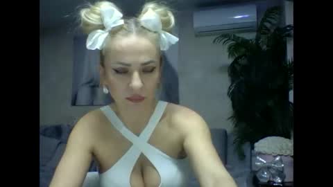 Snapshot of marianna1977 chatting on February 11, 5:50 pm marianna1977 online show from February 11, 5:50 pm