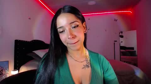 Nicolle online show from February 9, 4:46 am