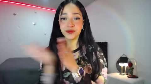 Nicolle online show from December 23, 2:56 am