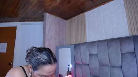 Snapshot of marie_hss chatting on February 1, 7:34 pm marie_hss online show from February 1, 7:34 pm