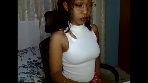 Snapshot of mariejuana_bliss chatting on September 22, 4:33 am mariejuana online show from September 22, 4:33 am