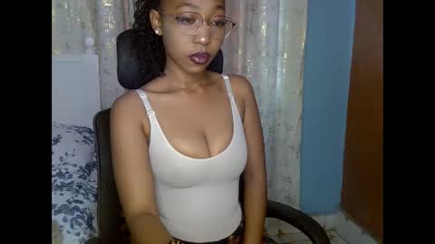 Snapshot of mariejuana_bliss chatting on September 17, 3:59 am mariejuana online show from September 17, 3:59 am