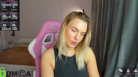 Mariel online show from November 17, 1:28 am