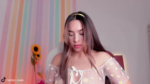 Snapshot of mariilyn_rouse_ chatting on September 28, 11:43 pm Marilyn online show from September 28, 11:43 pm