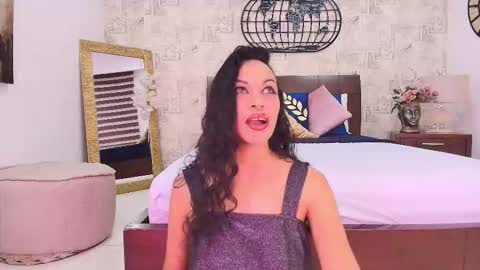 MARIYLN BLAKE  online show from November 14, 1:22 pm