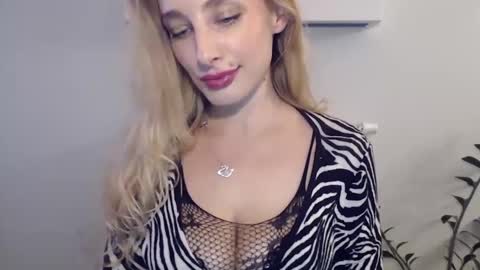 MarilynDevilish online show from December 17, 9:38 pm