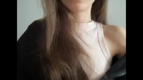 Snapshot of marinalovenow chatting on March 2, 7:43 am Marina online show from March 2, 7:43 am