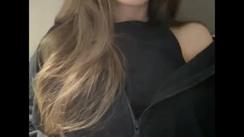 Snapshot of marinalovenow chatting on March 4, 5:11 am Marina online show from March 4, 5:11 am