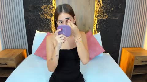 Snapshot of maroly_21 chatting on February 28, 2:09 am Maly online show from February 28, 2:09 am