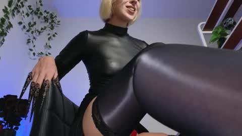 Ultimate Goddess online show from April 5, 10:47 am