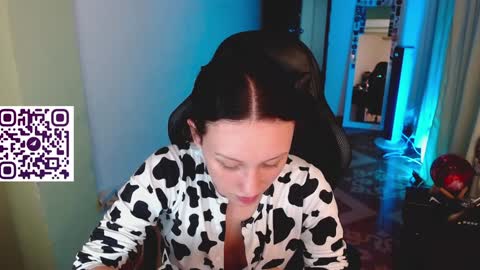 Snapshot of martina_adams chatting on February 4, 2:39 am mari online show from February 4, 2:39 am