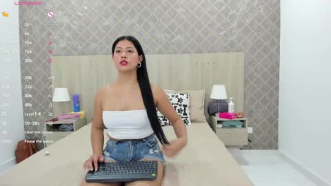 Snapshot of martina_ayala chatting on September 15, 12:02 pm Martina online show from September 15, 12:02 pm