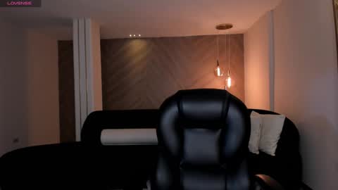 Martinna Bonnet online show from December 16, 10:29 am