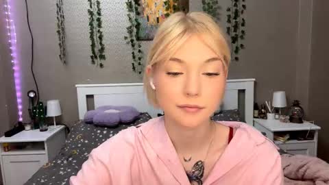 Lisa online show from February 7, 2:10 pm