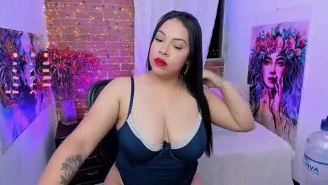 Snapshot of mary_bruss chatting on February 25, 1:41 am online show from February 25, 1:41 am
