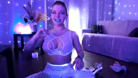 Julia online show from October 5, 9:20 pm