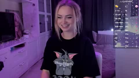 Mary online show from September 11, 7:47 pm