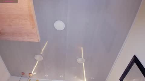   online show from December 3, 1:46 pm