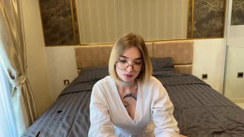 maryharriss online show from December 18, 1:32 am